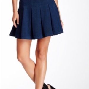 EUC Diane Von Furstenberg, Denim Gemma Skirt, Sz 0